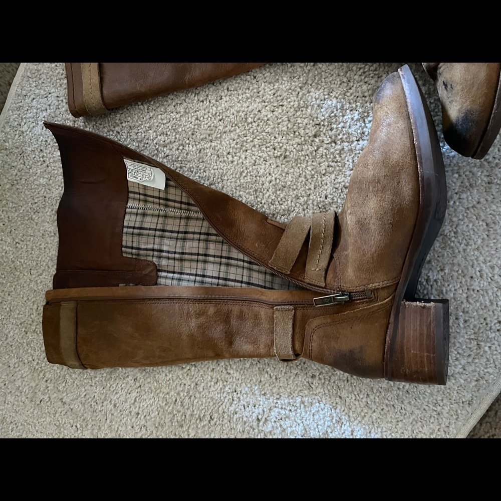 Ugg’s Ugg’s Ugg’s ! Really Comfortable! - image 1